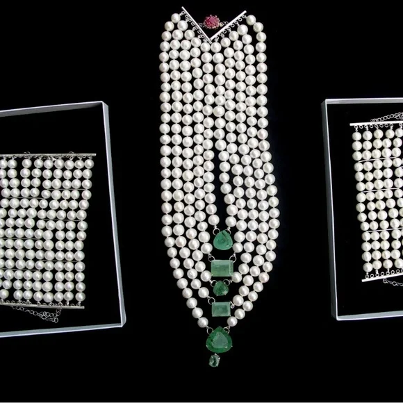 New Huge 14k gold 5 strand 10mm cultured pearl & 101.76 carat Emerald bracelet - Picture 2 of 12